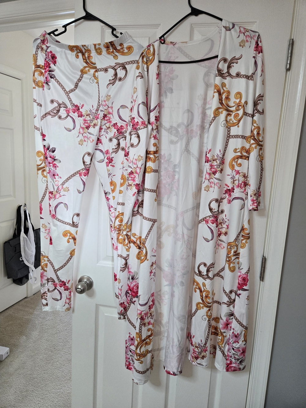 White Floral & Chain Print Maxi Duster and Legging Set New